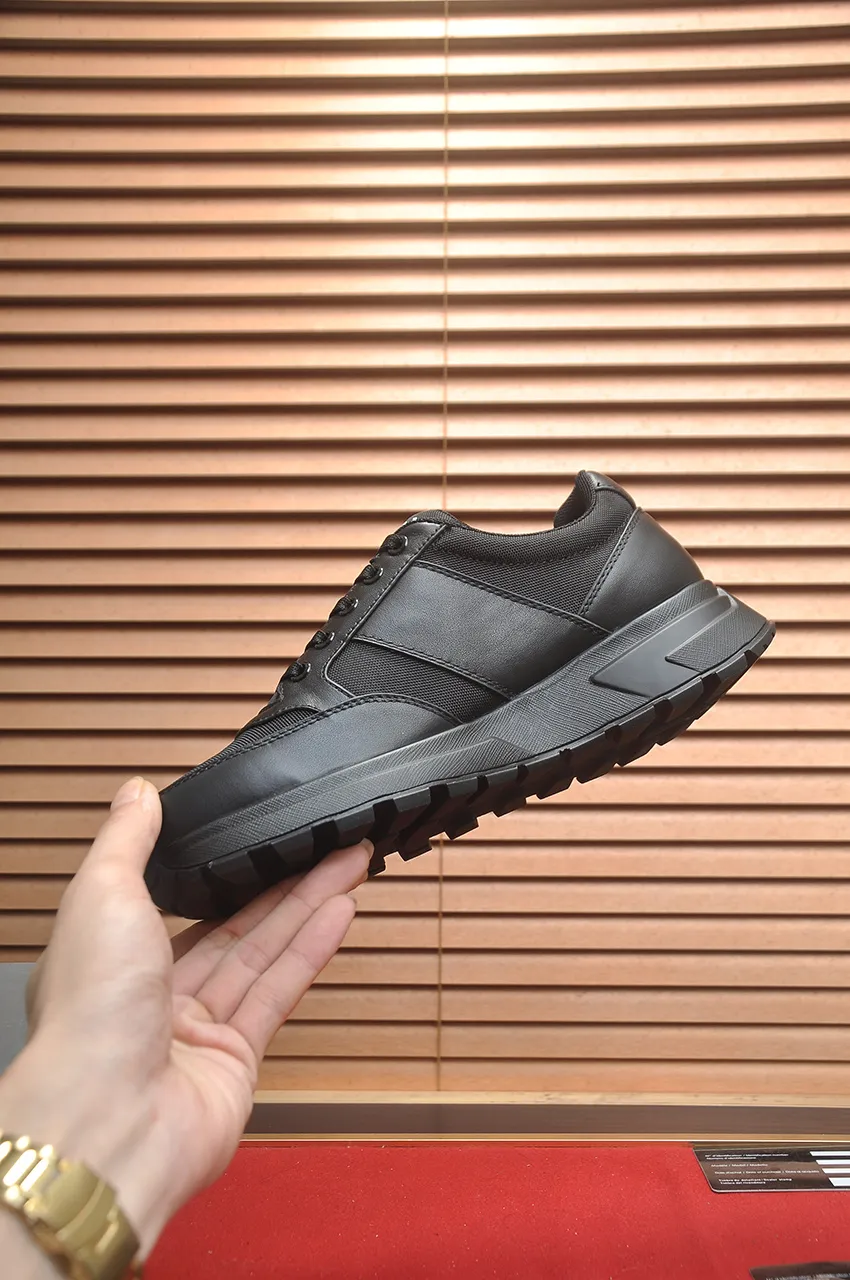 Men's shoes 💰580💶 [PRADA] Top original items, new seasonal styles, high-quality original items, top-grade high-mercerized cowhide combined with original breathable fabric + imported glue, imported stretch fabric inside with original cowhide feet, original thick outsole! Quality guaranteed! Code 38-45 (45 customized)